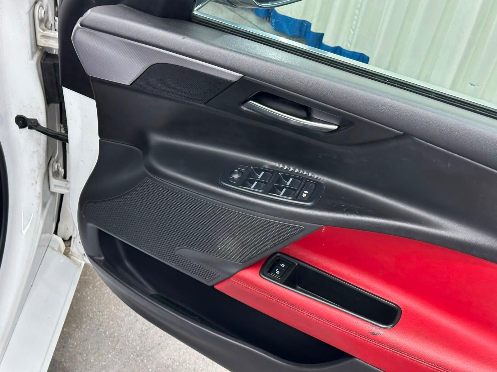Jaguar XE view 49