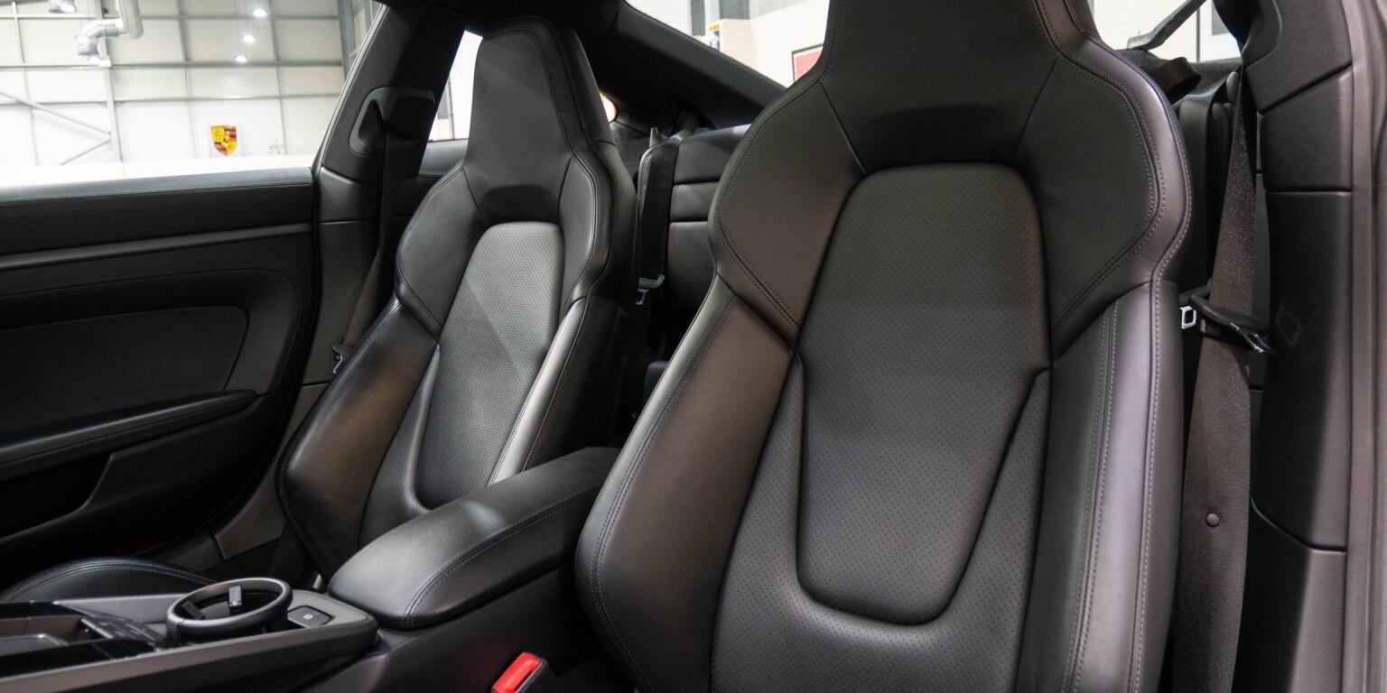 Porsche 911 view 19