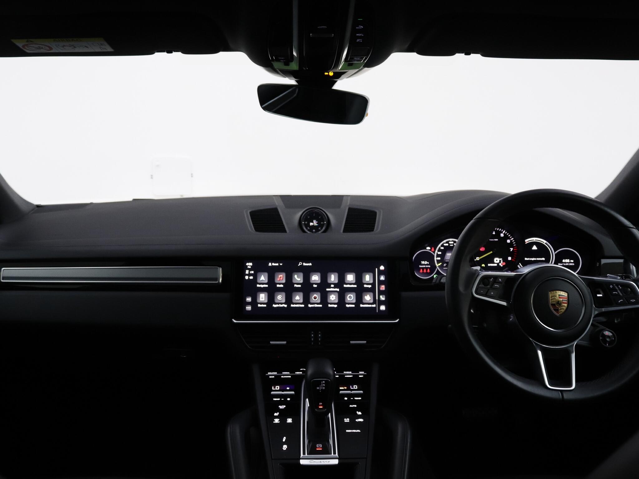 Porsche Cayenne view 16