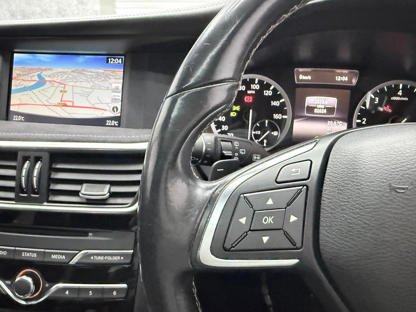 Infiniti Q30 view 12