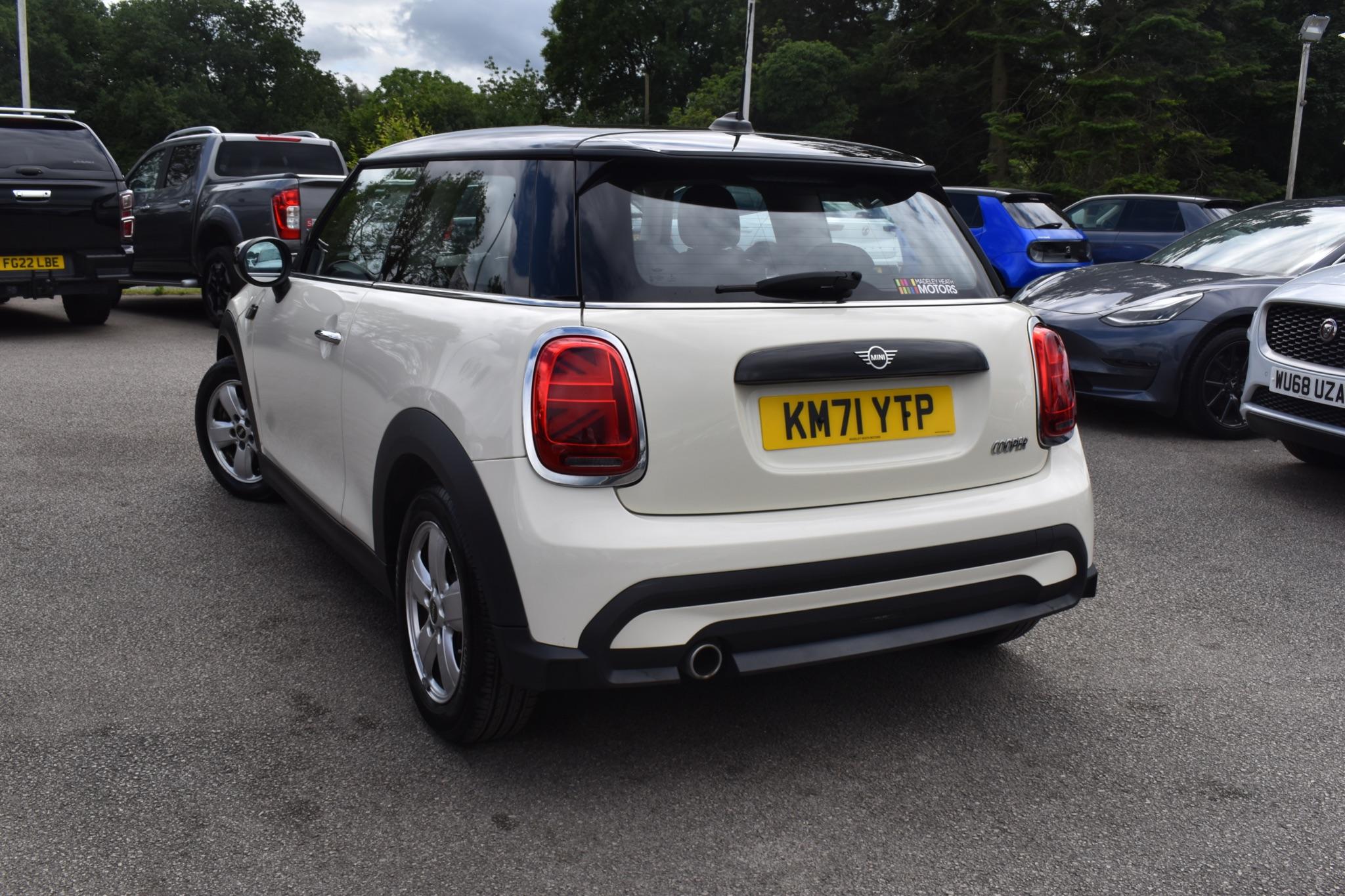 Hatch - 1.5 Cooper Classic Euro 6 (s/s) 3dr - Image 6