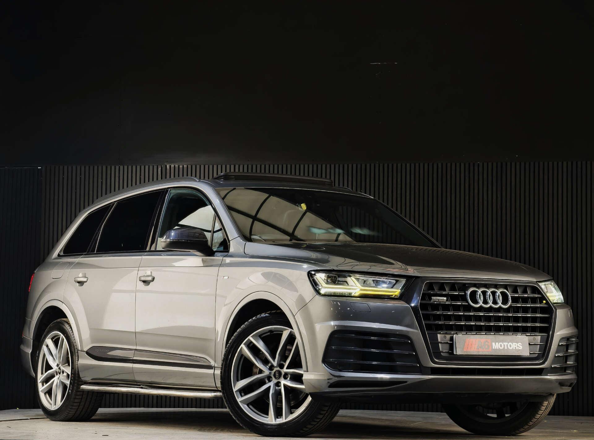Audi Q7 view 3