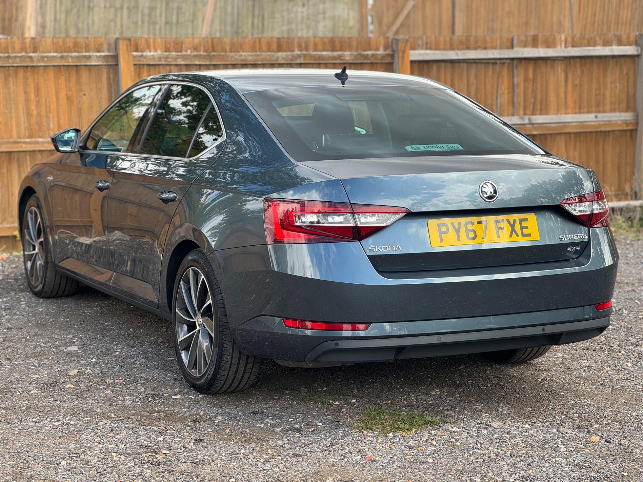 Skoda Superb view 8