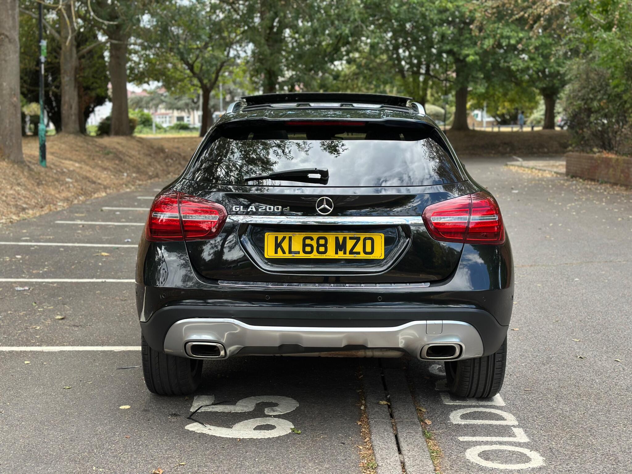 Mercedes-Benz Gla view 5