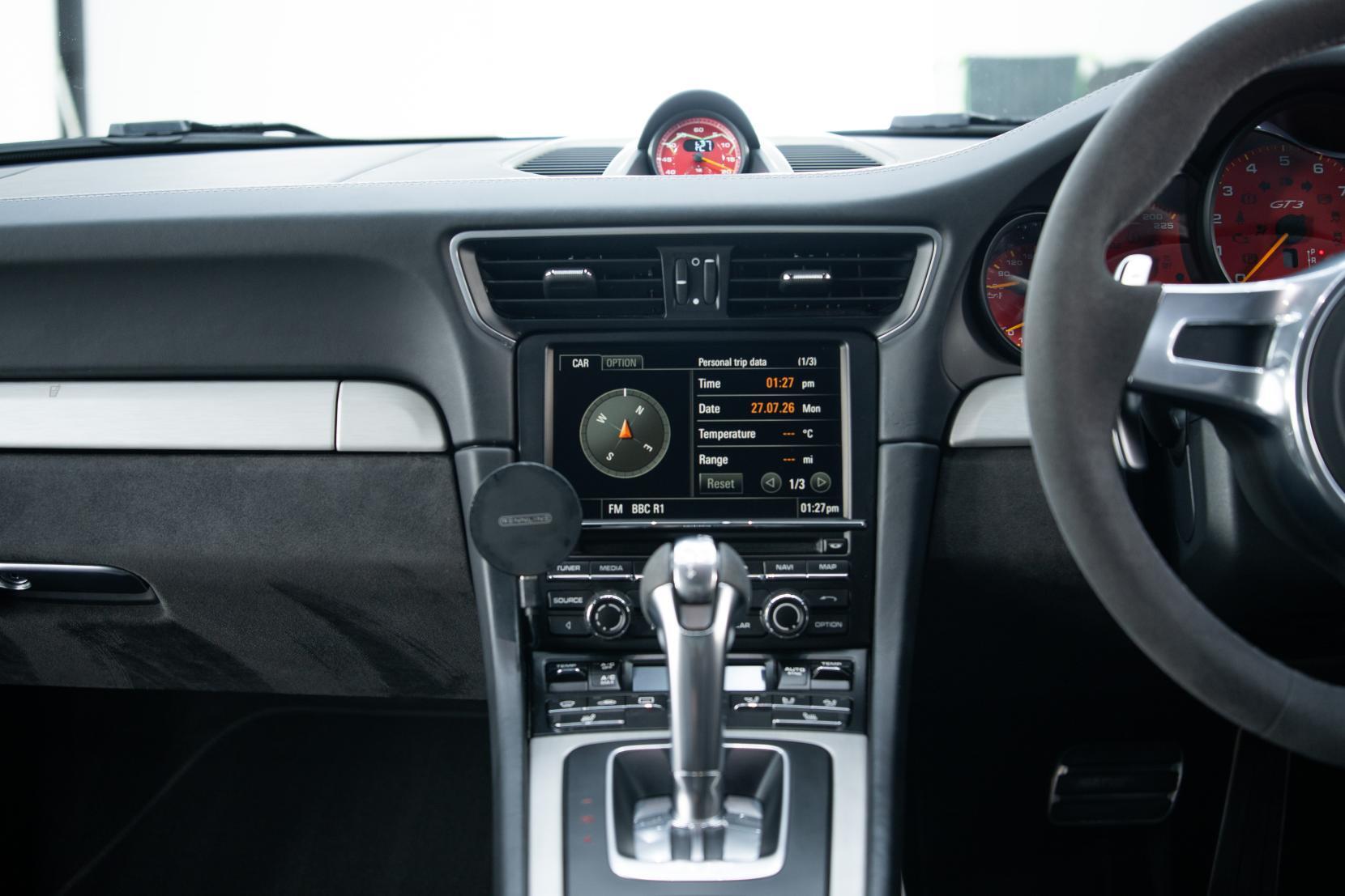 Porsche 911 view 11