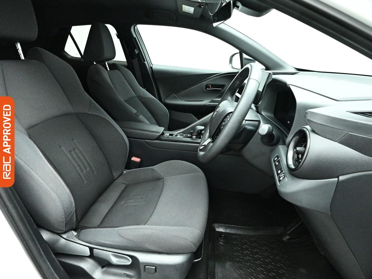 Toyota C-HR view 11