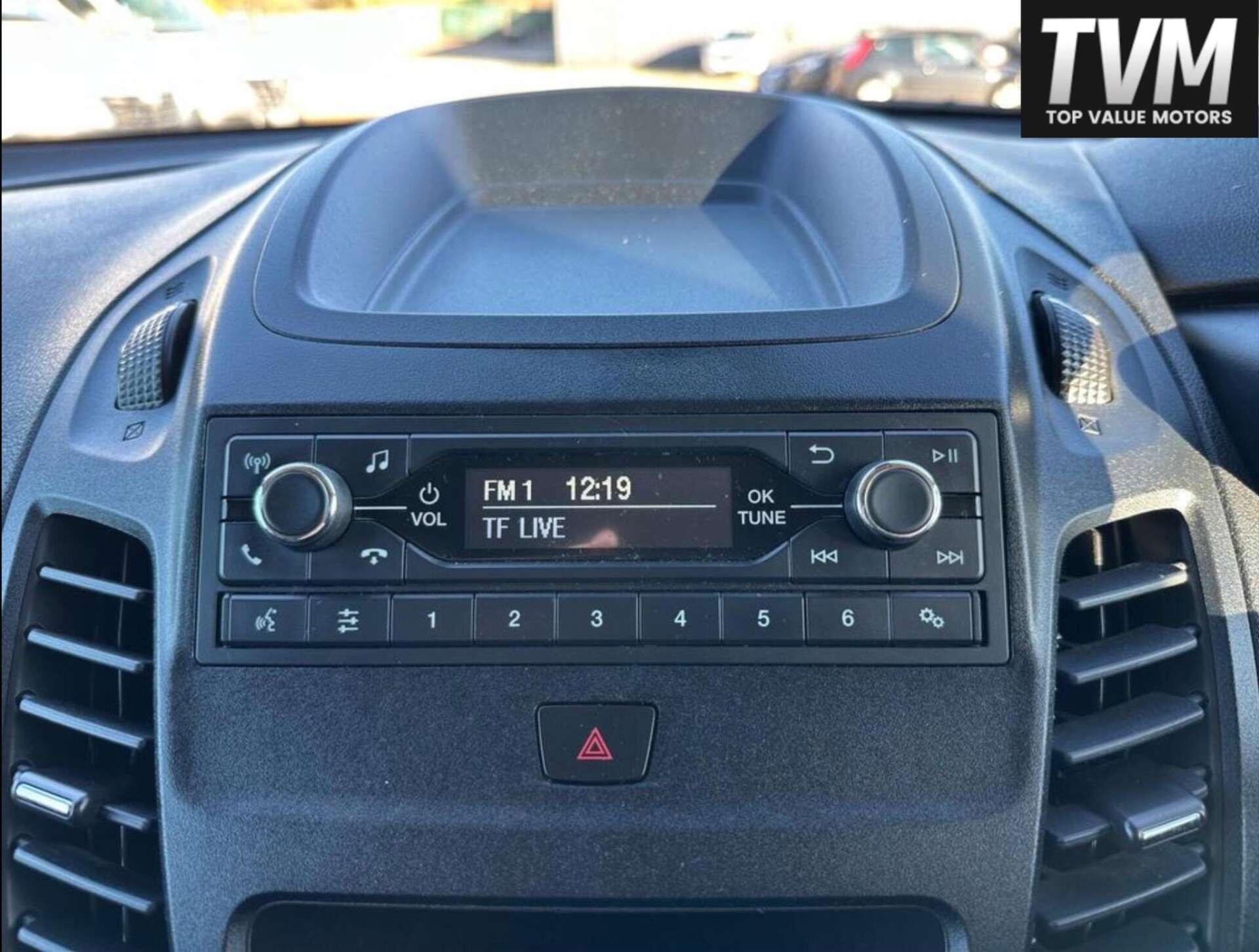 Ford Transit Connect view 12
