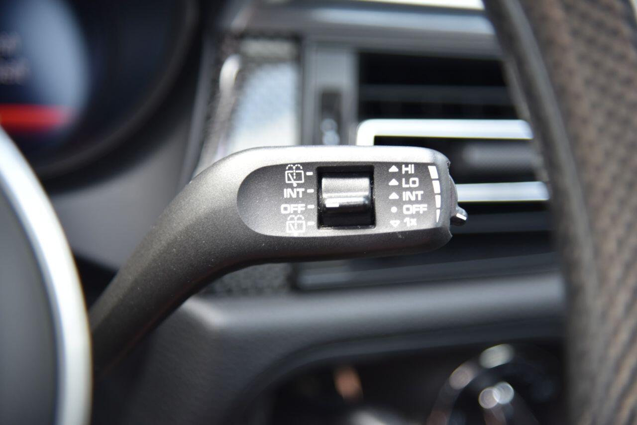 Porsche Macan view 35