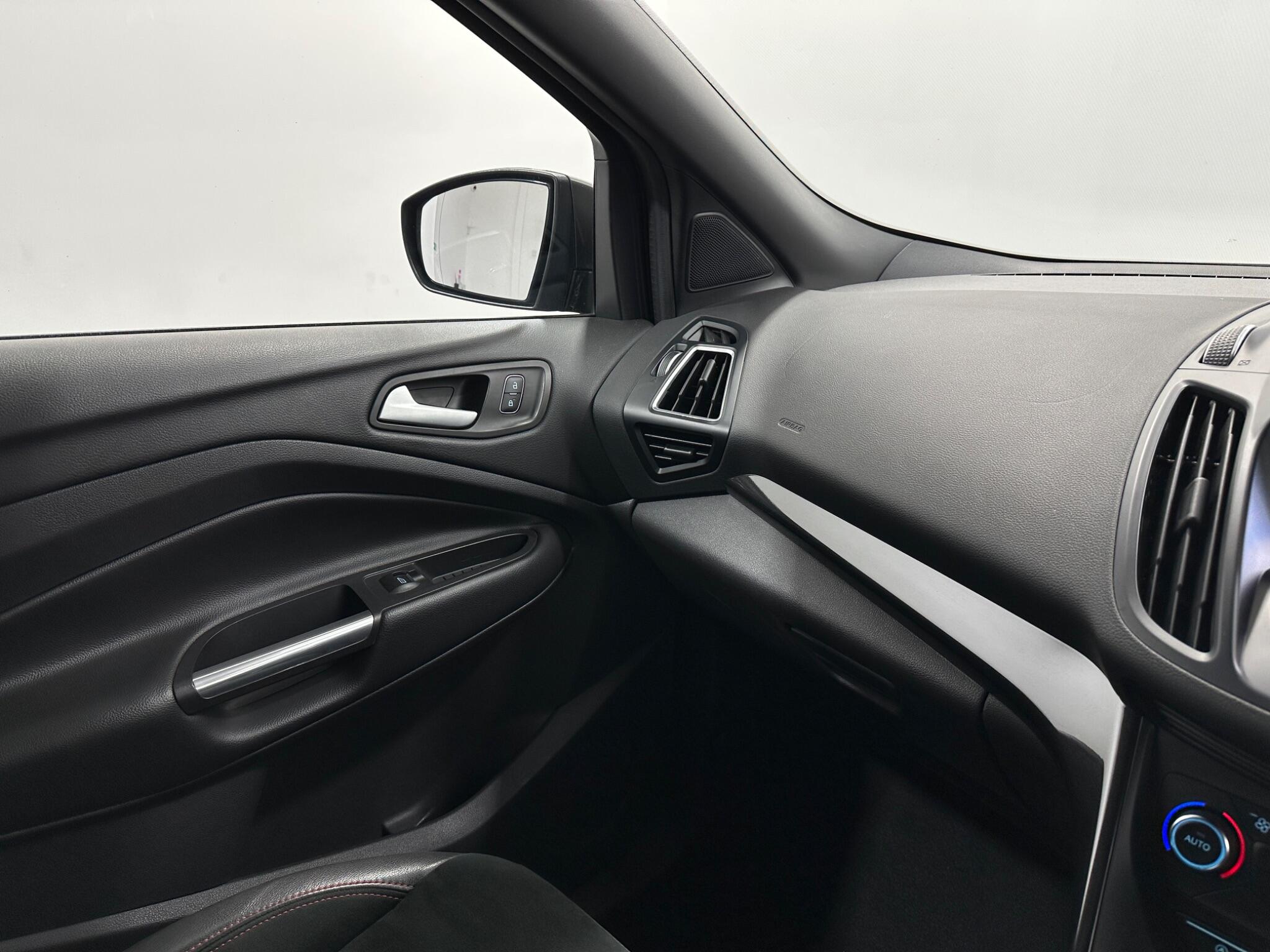 Ford Kuga view 25