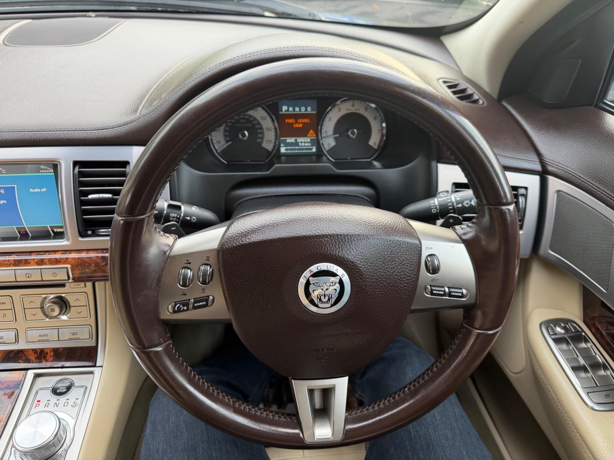 Jaguar XF view 25