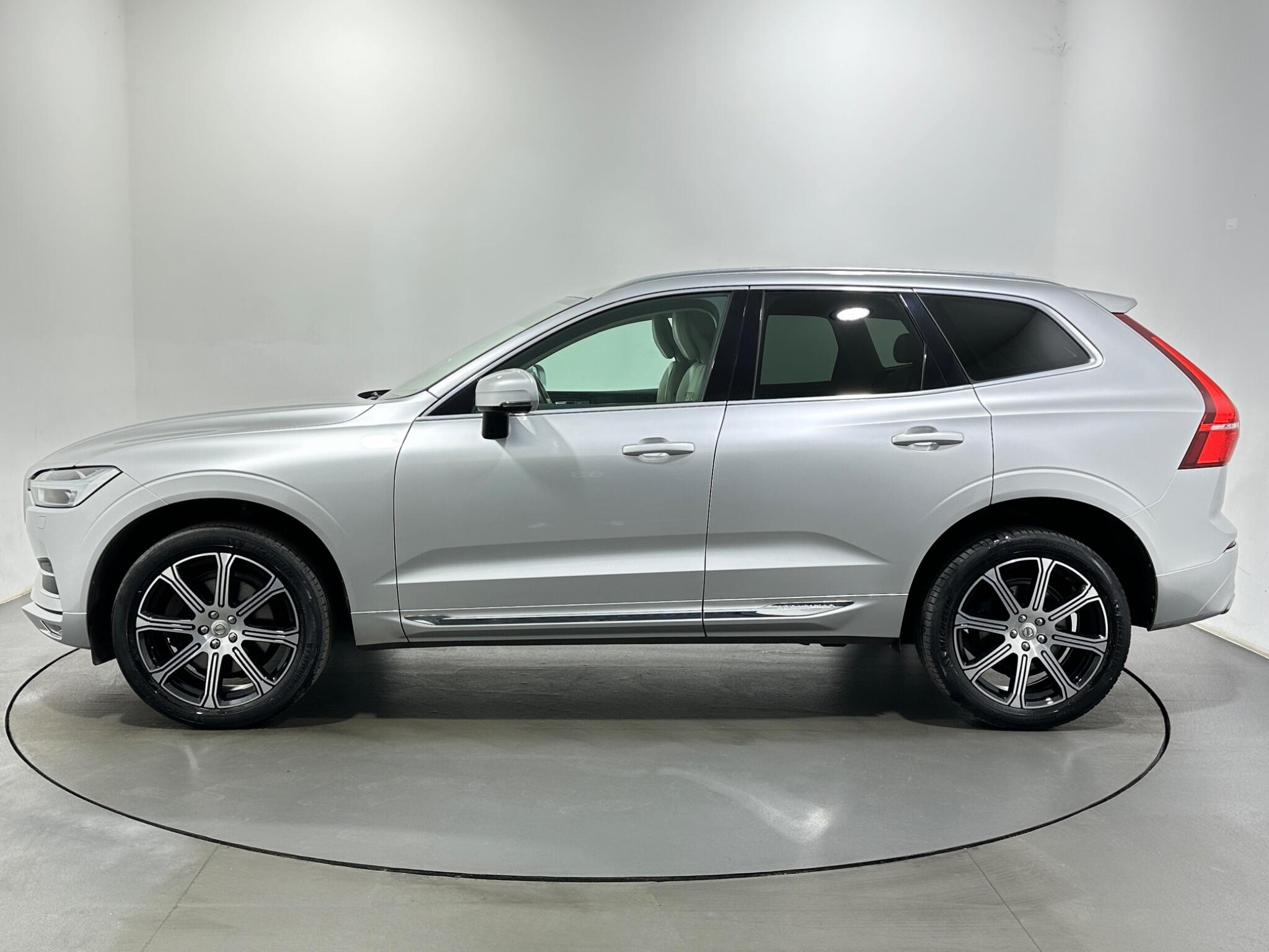 Volvo XC60 view 5