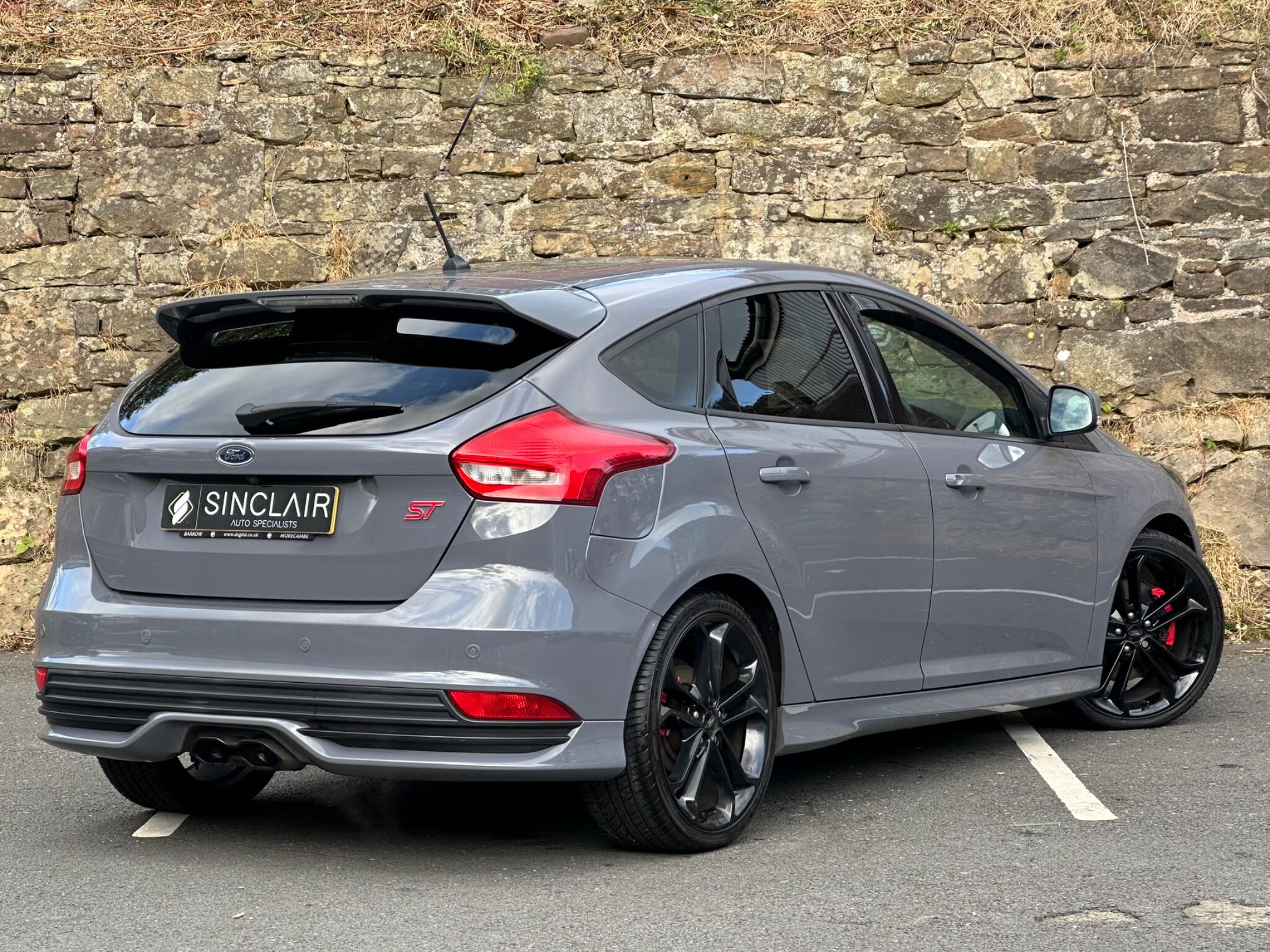 Ford Focus view 7