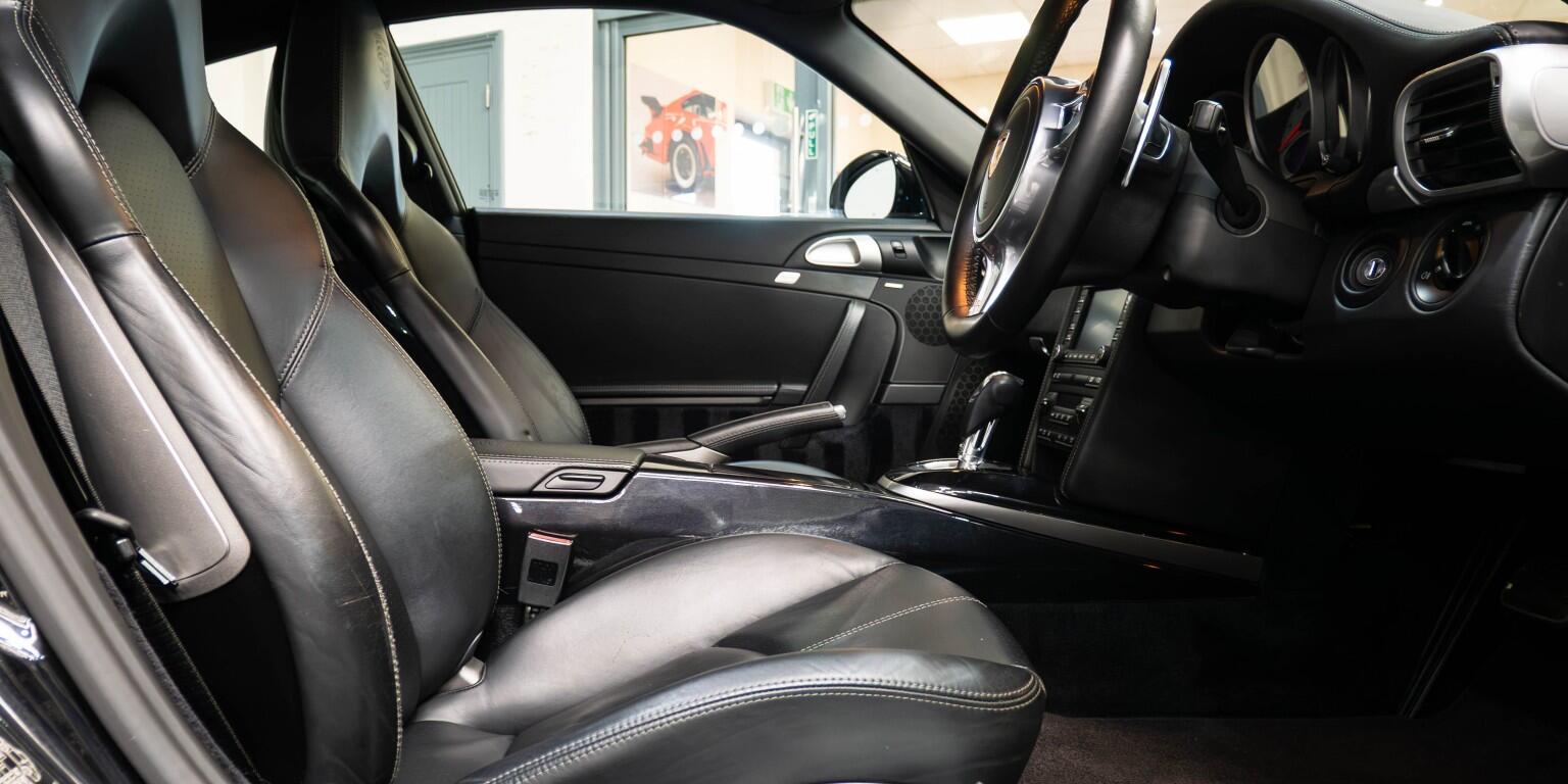 Porsche 911 view 14