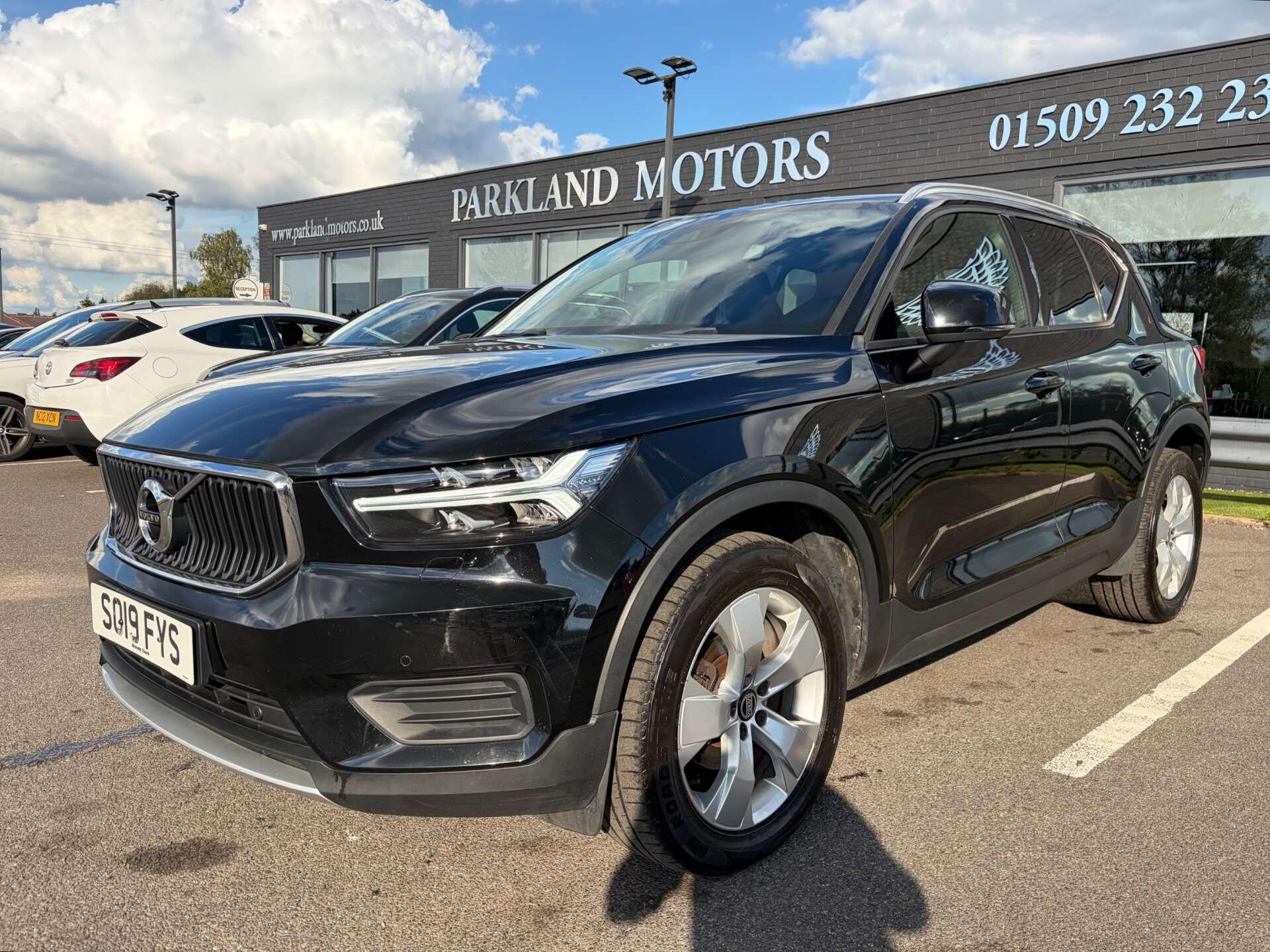 Volvo XC40 view 4