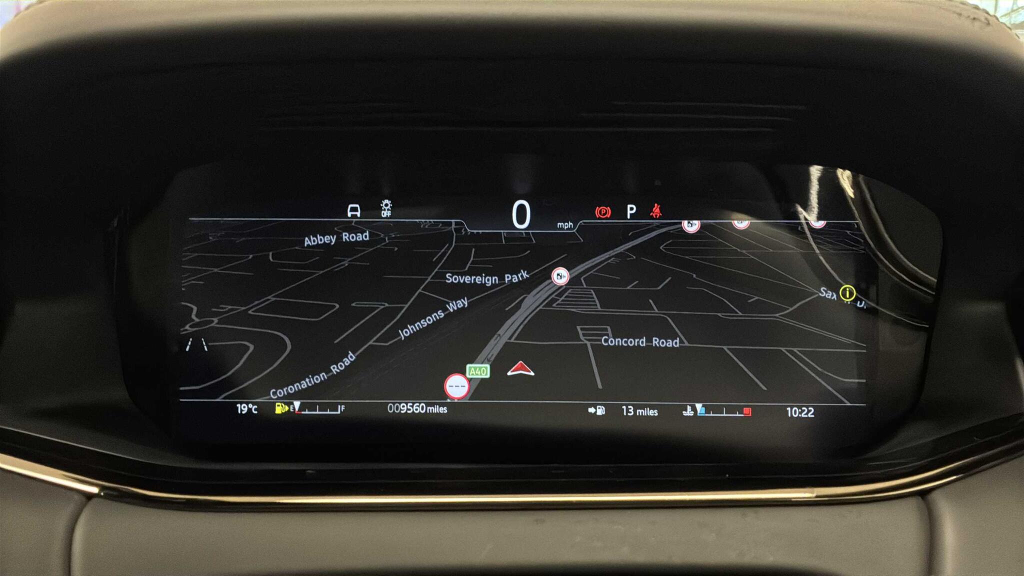Land Rover Range Rover Evoque view 16