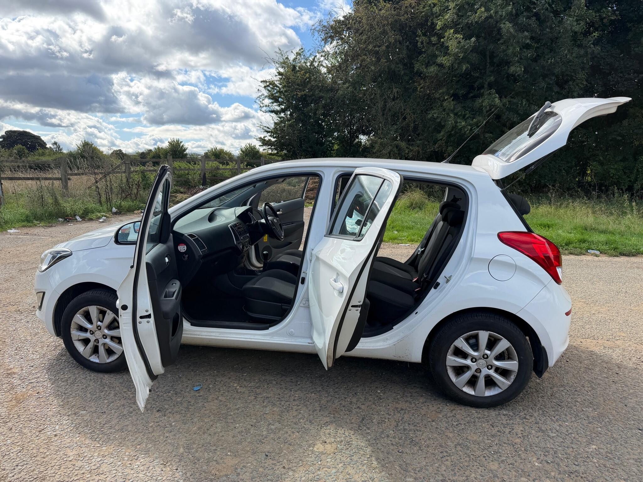 Hyundai I20 view 25