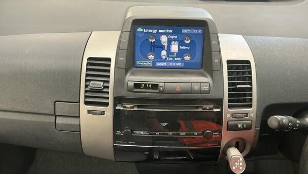 Toyota Prius view 9