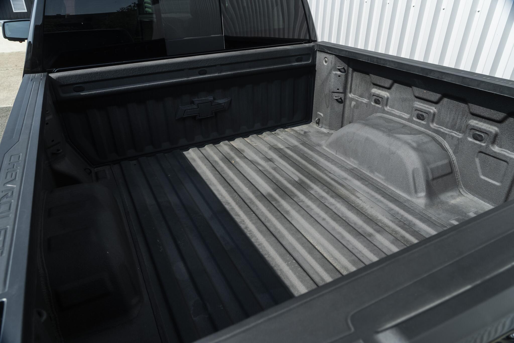 Chevrolet Silverado view 24