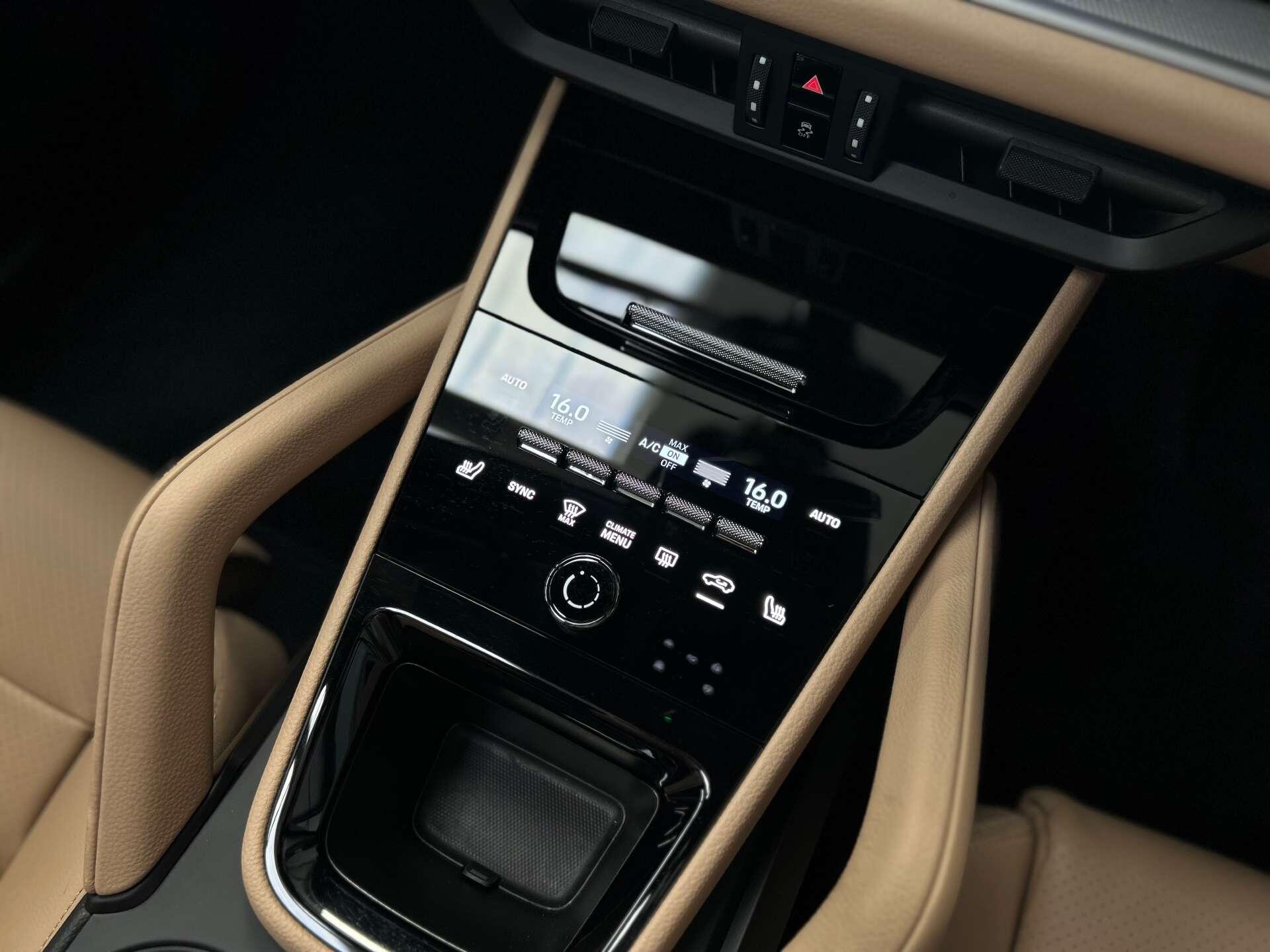 Porsche Cayenne view 31
