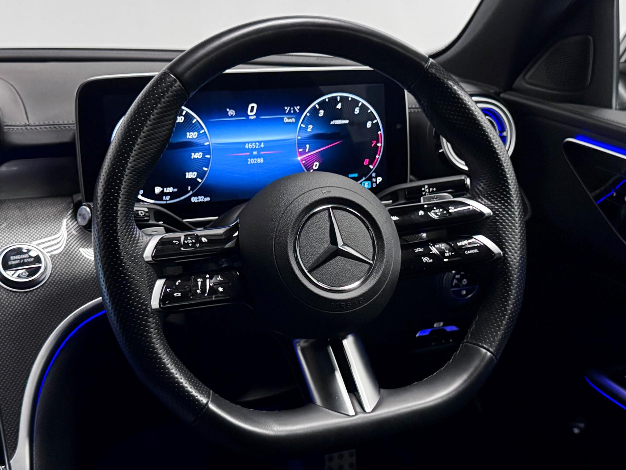 Mercedes-Benz C-Class view 18