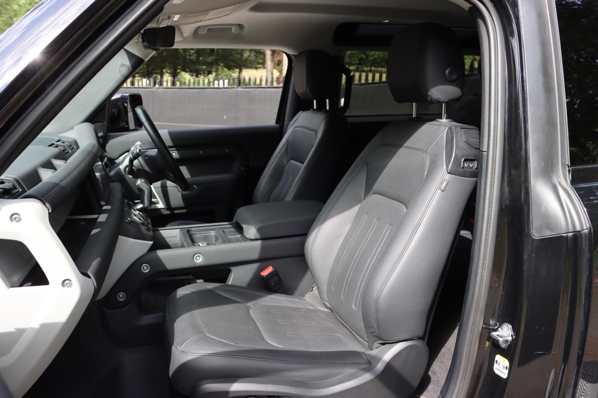 Land Rover Defender view 5