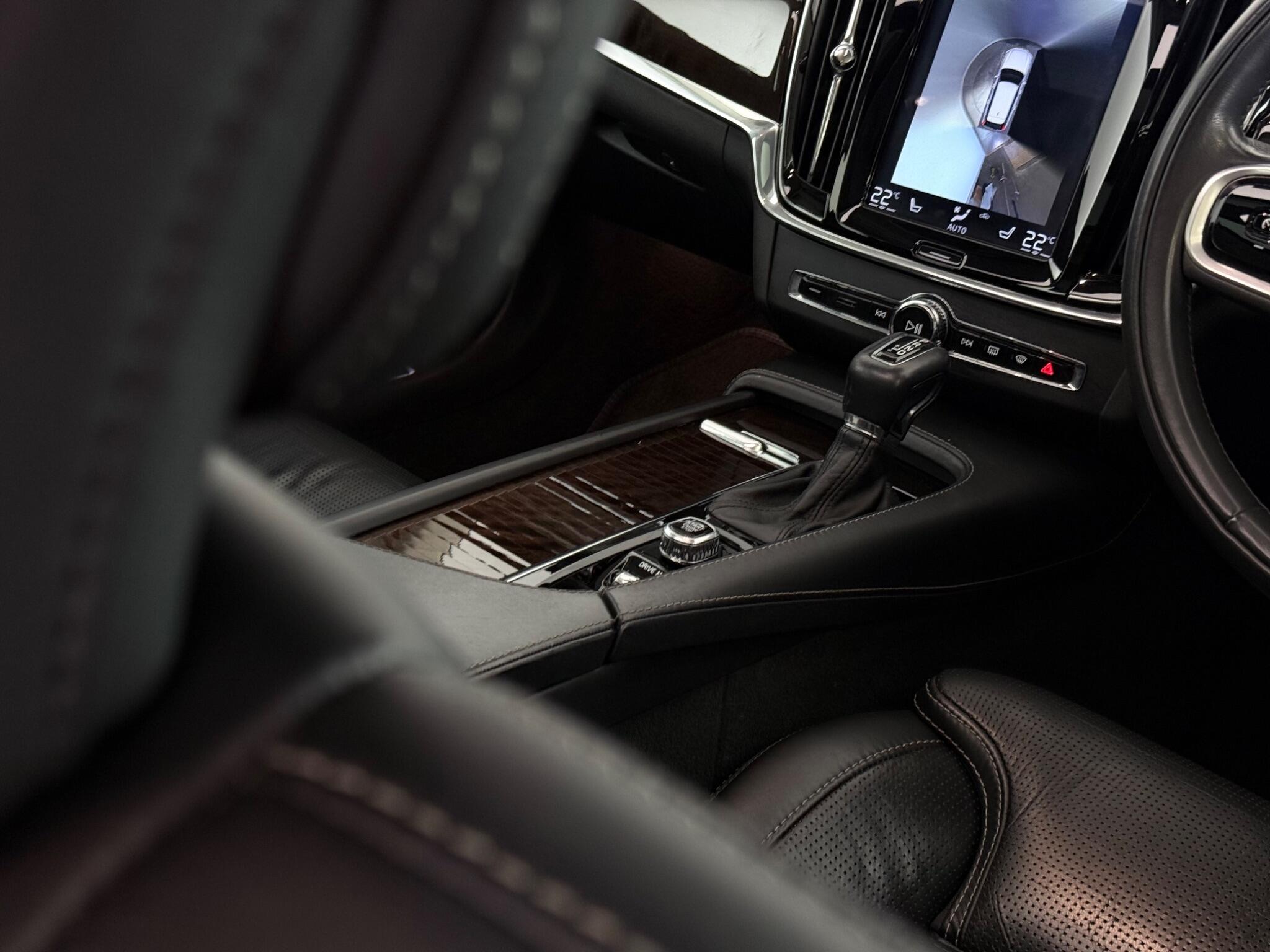 Volvo V90 view 25
