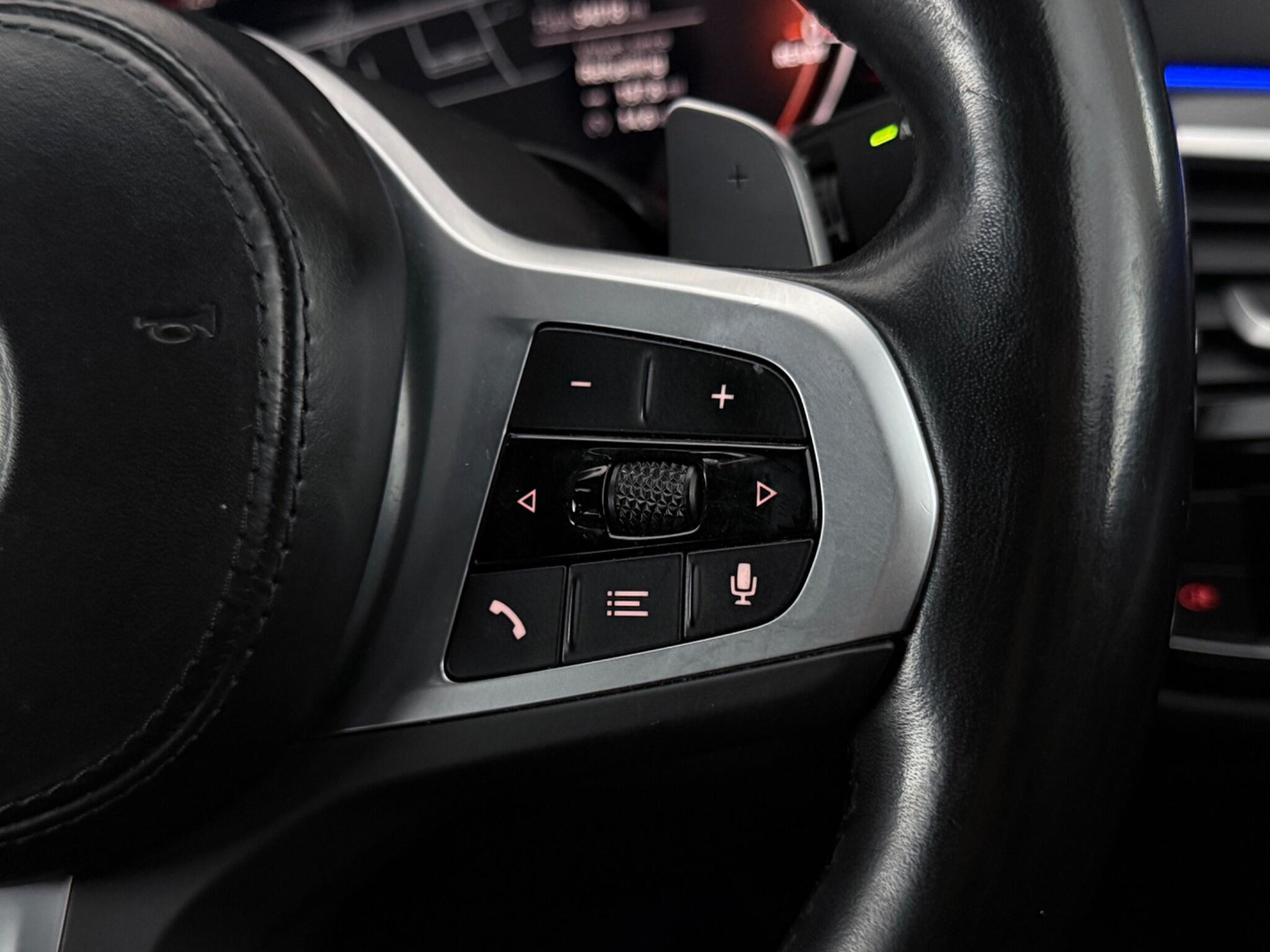 BMW 5 Series view 17