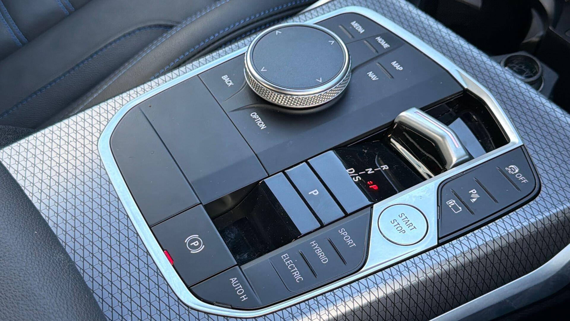 BMW 3 Series view 10