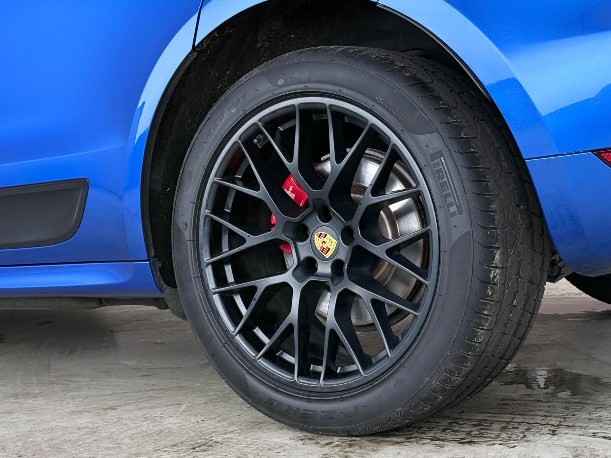 Porsche Macan view 9