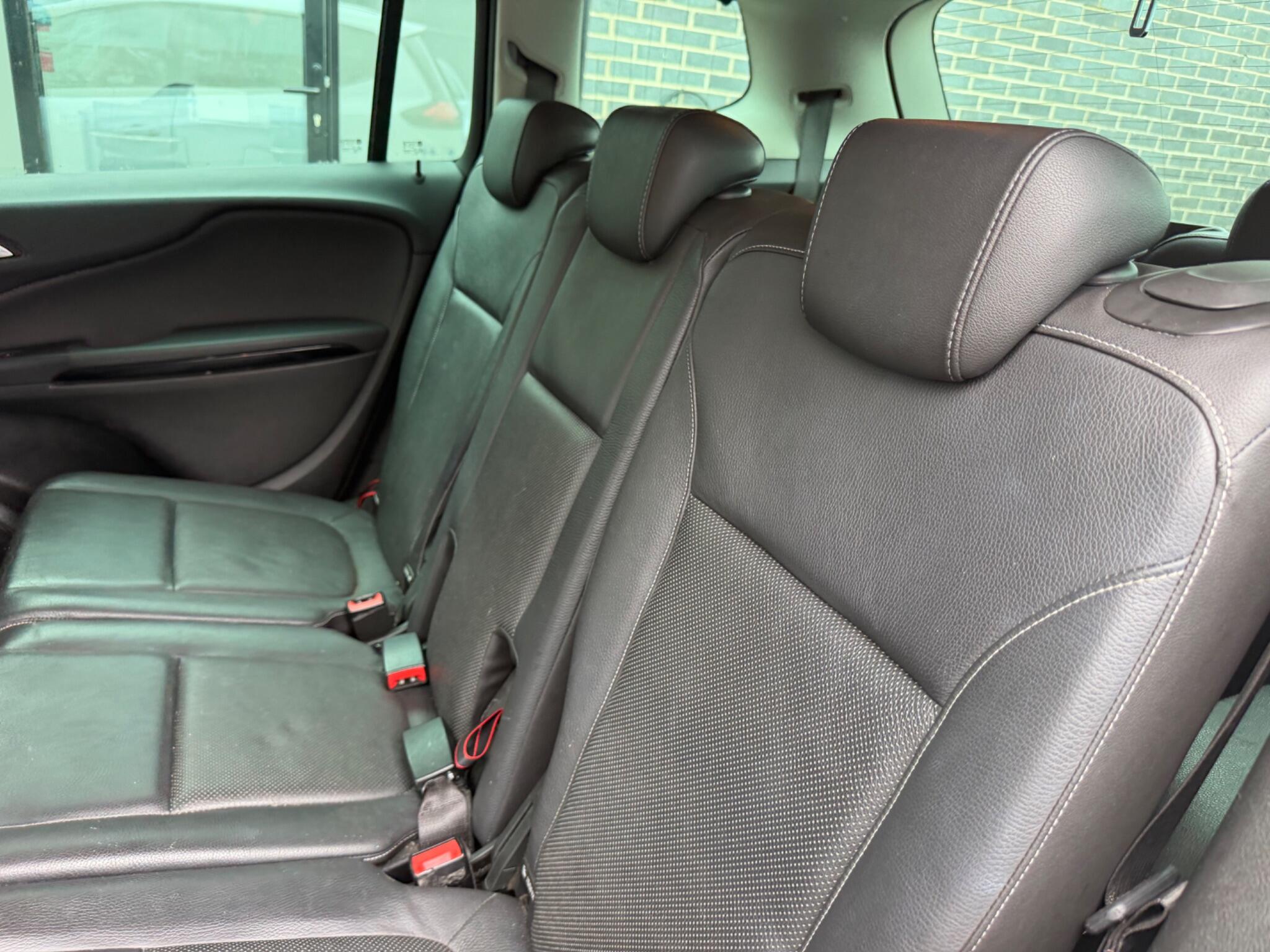 Vauxhall Zafira Tourer view 30