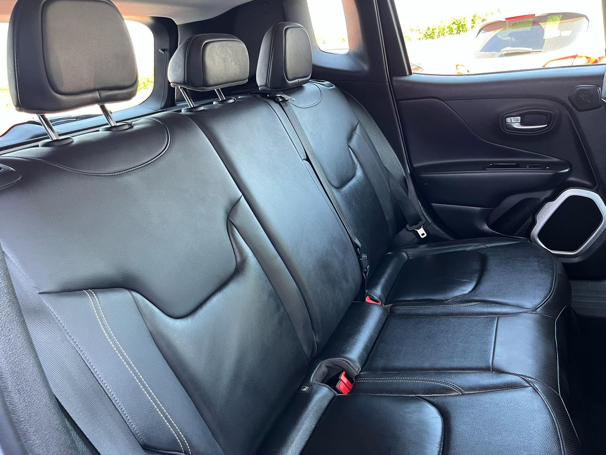 Jeep Renegade view 41