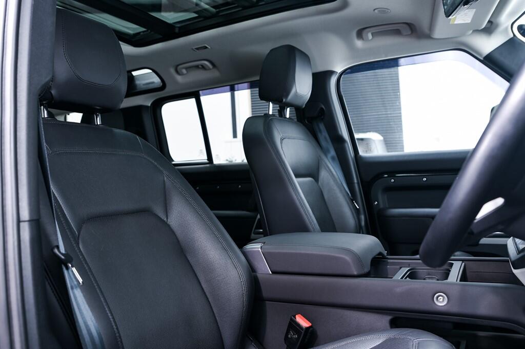 Land Rover Defender view 16