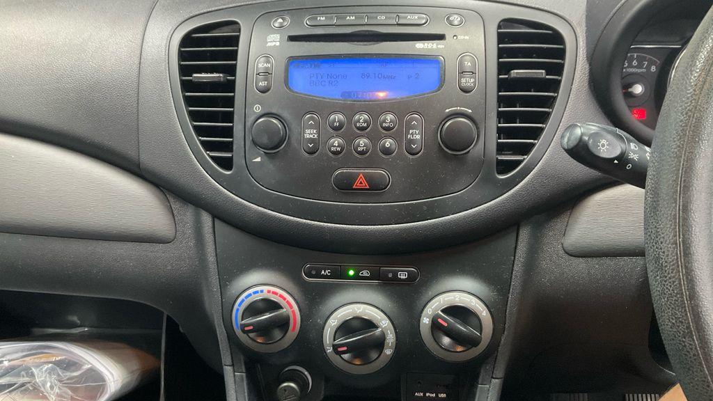 Hyundai I10 view 9
