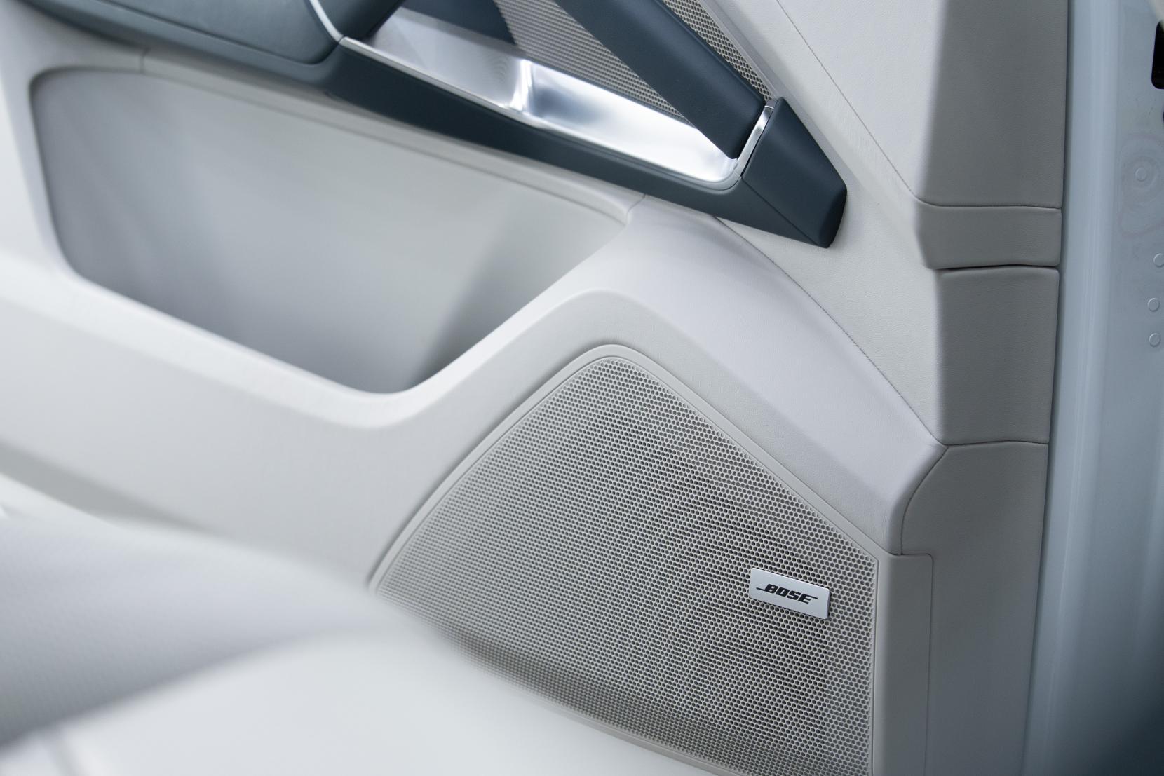 Porsche Cayenne view 22