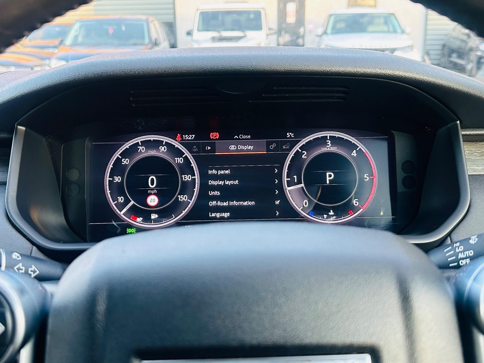 Land Rover Discovery view 32