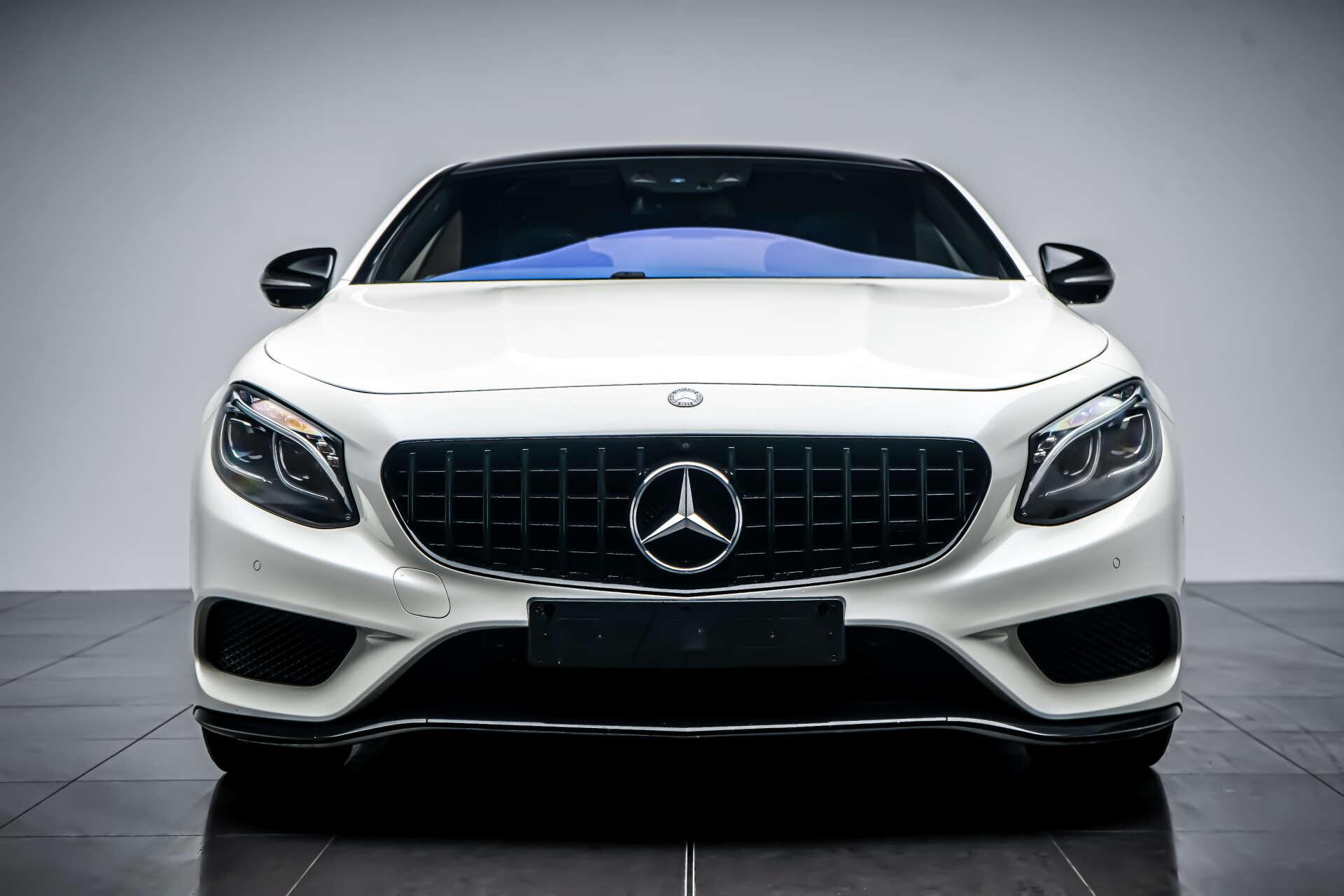 Mercedes-Benz S-Class view 2