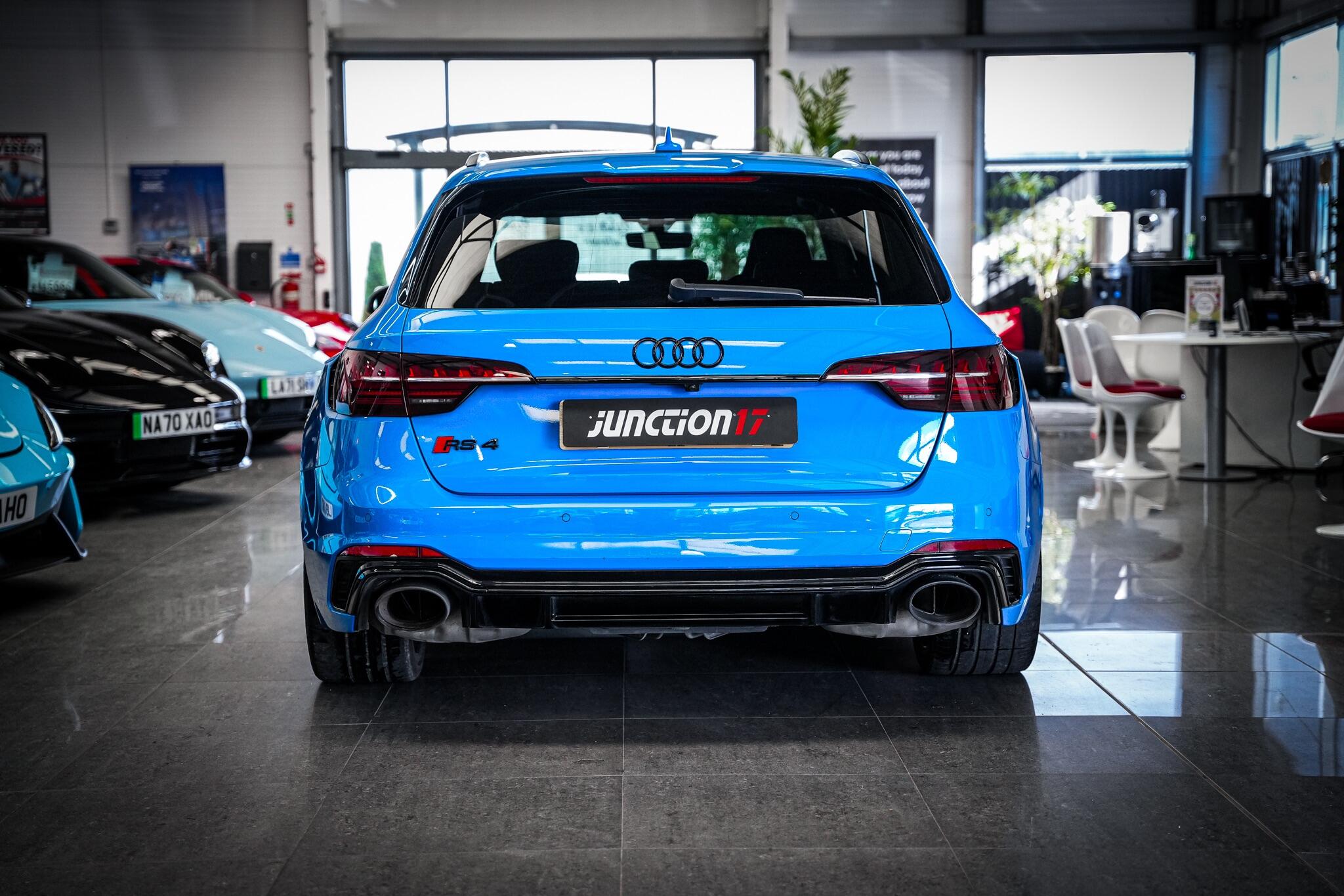 Audi RS4 view 17