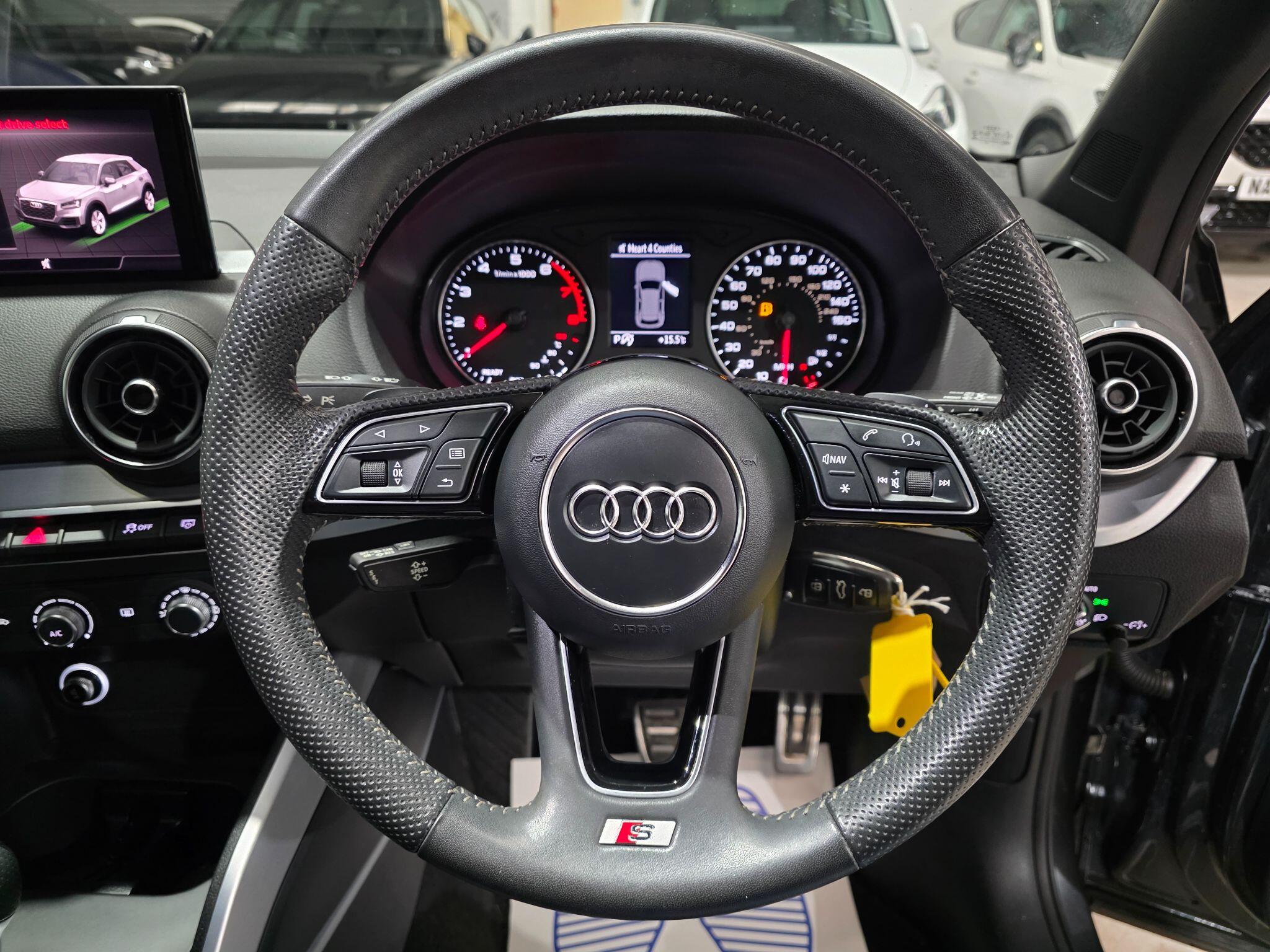 Audi Q2 view 16