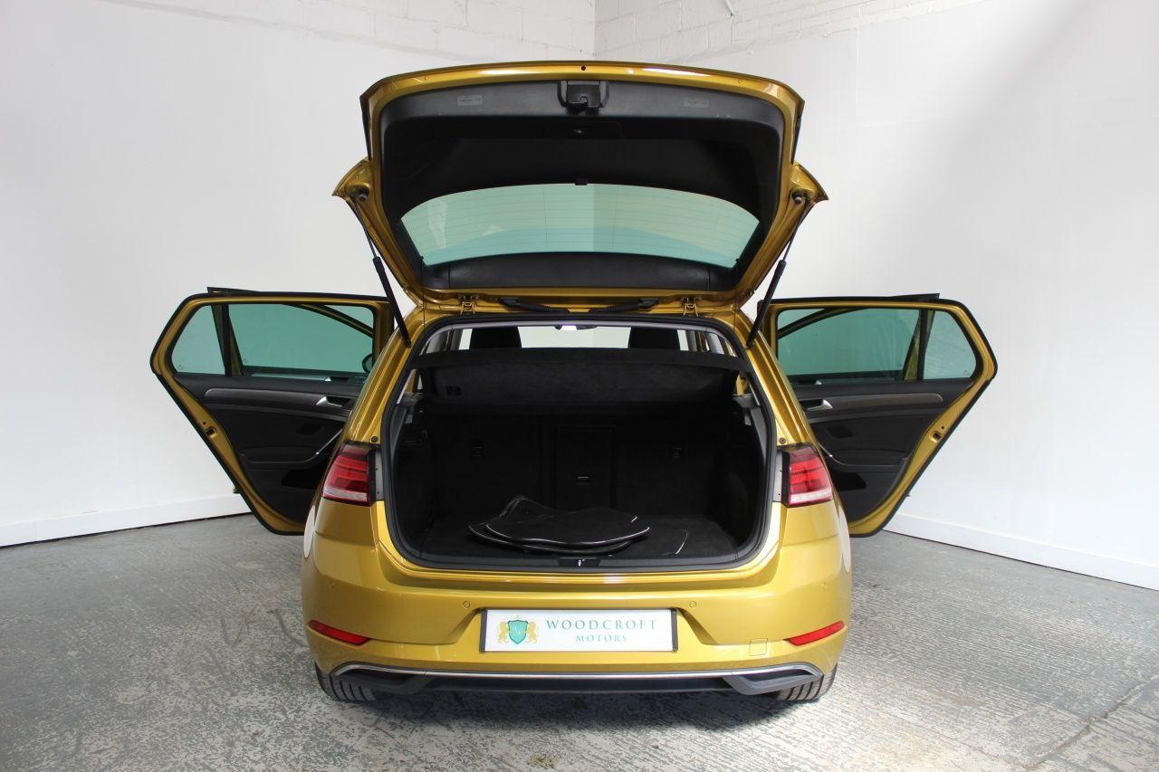 Volkswagen Golf view 23