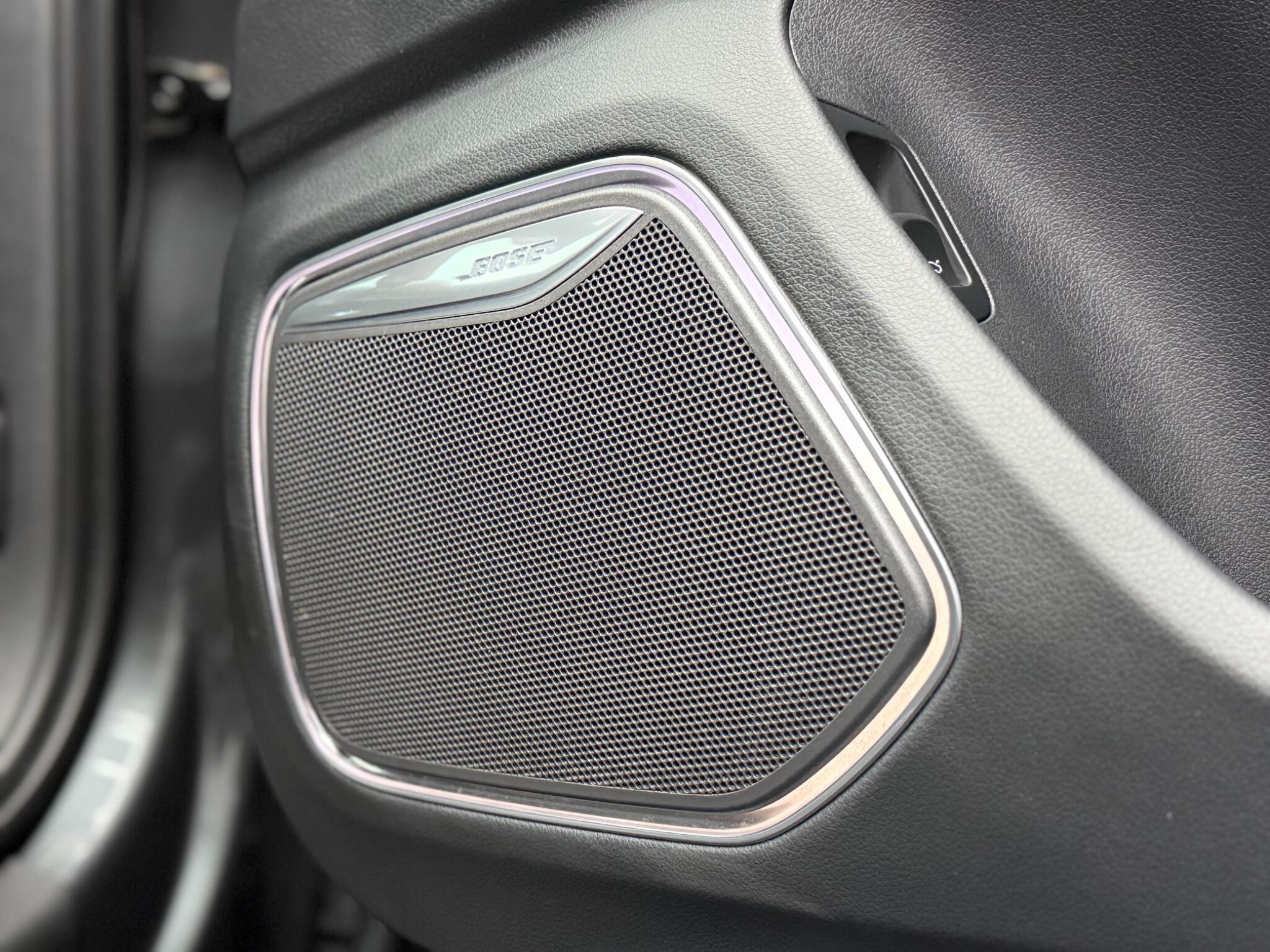 Audi Q3 view 22
