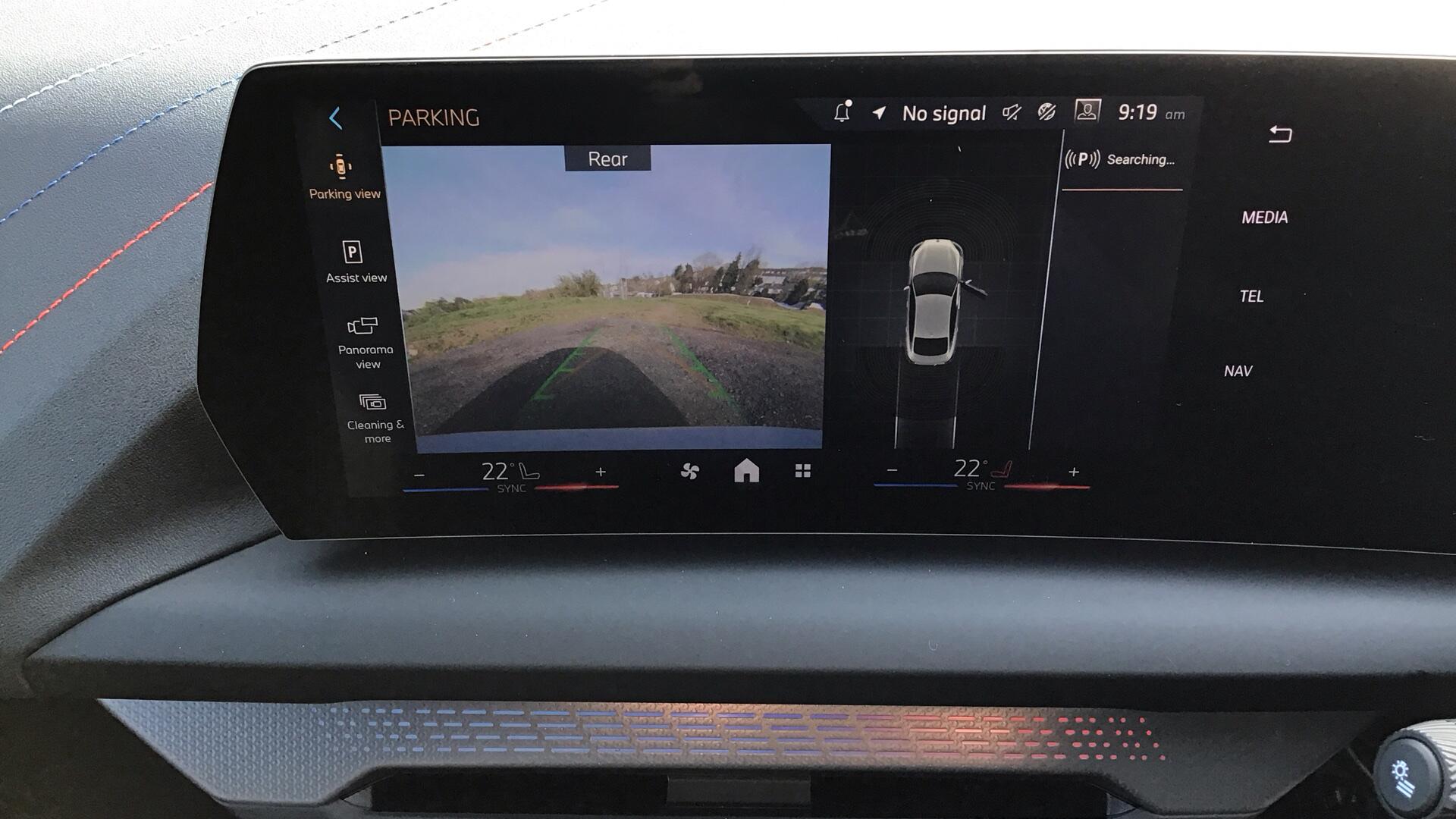 BMW 2 Series view 24