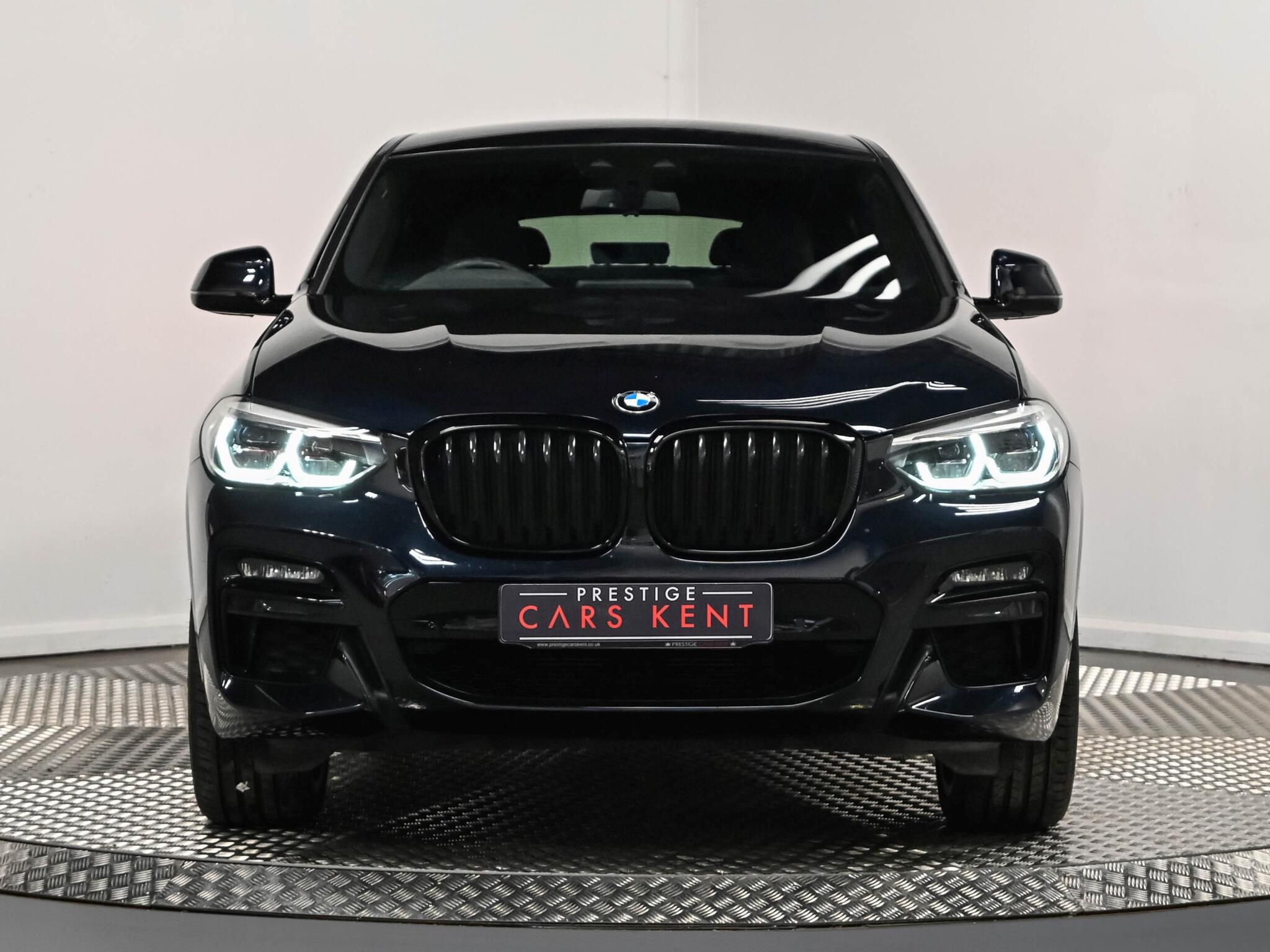 BMW X4 view 19