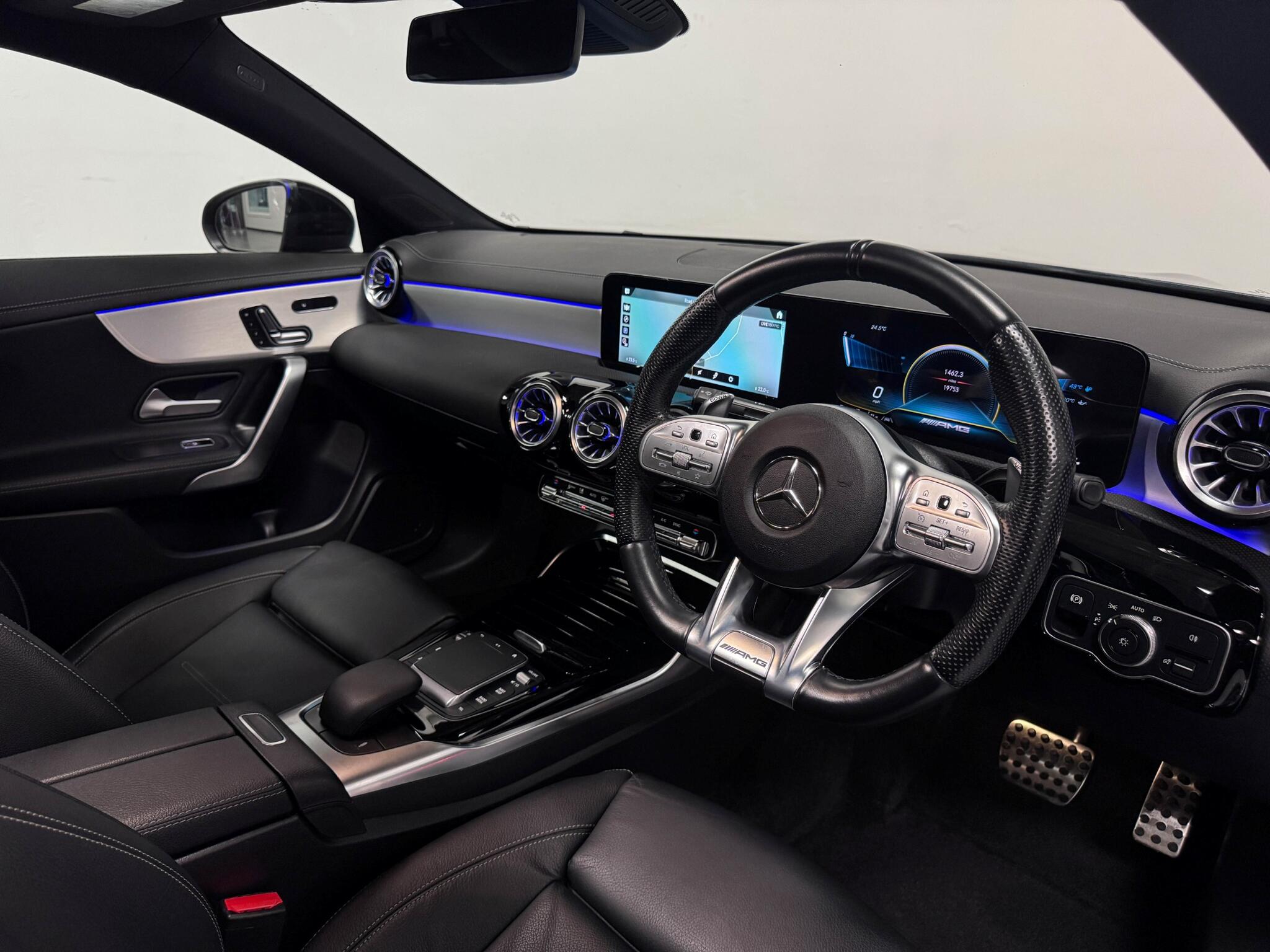 Mercedes-Benz Cla view 33