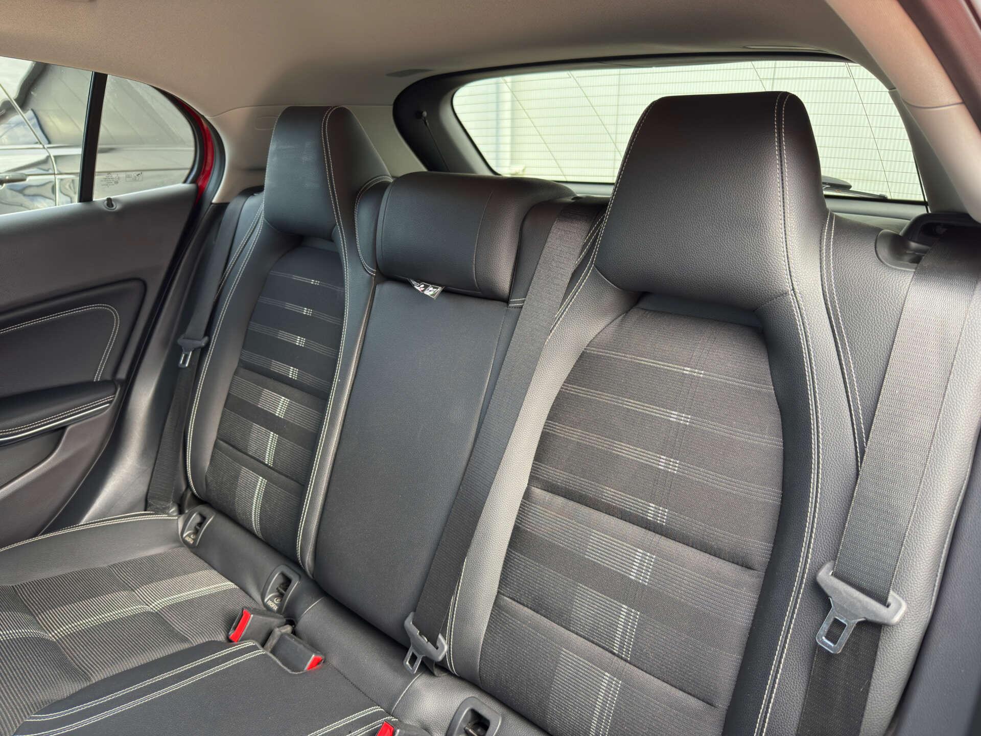 Mercedes-Benz GLA view 36