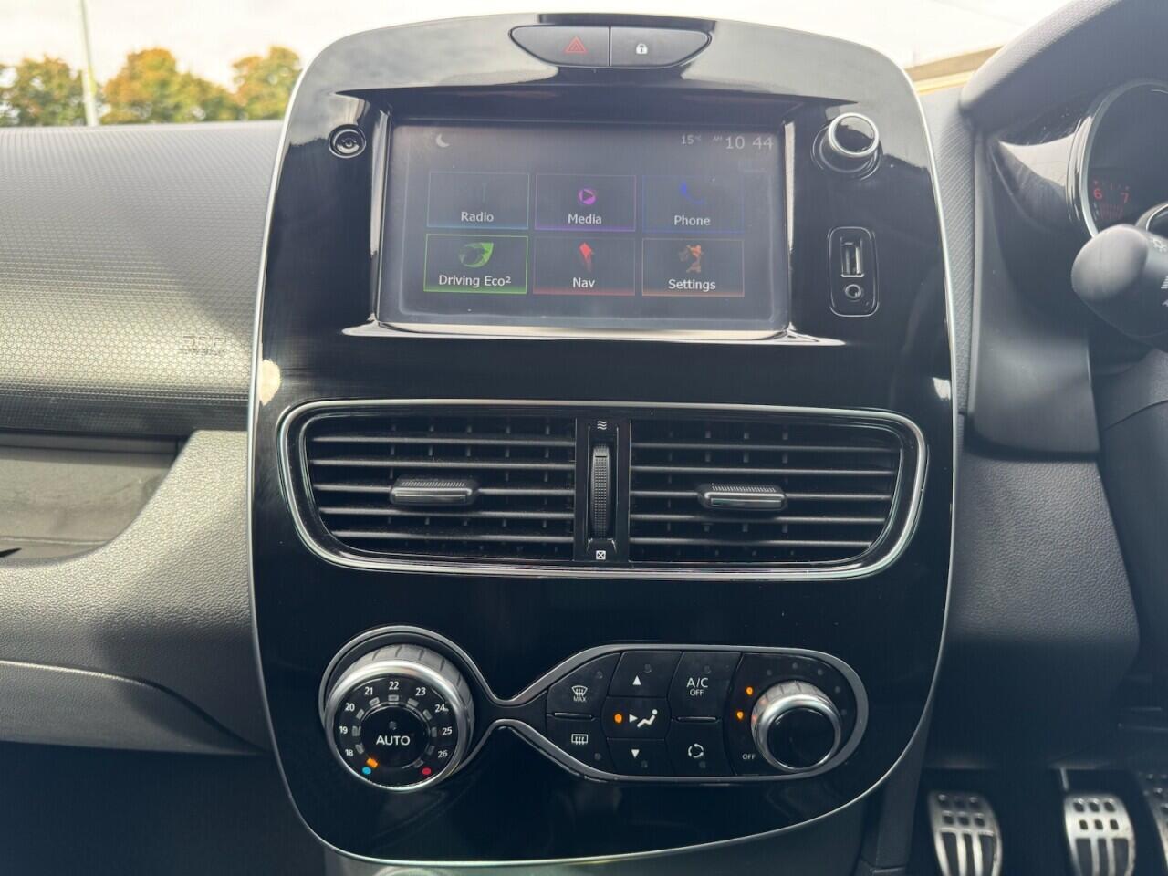 Renault Clio view 20