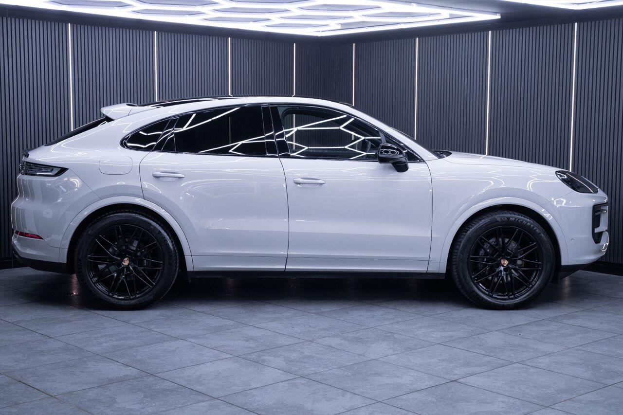 Porsche Cayenne view 14