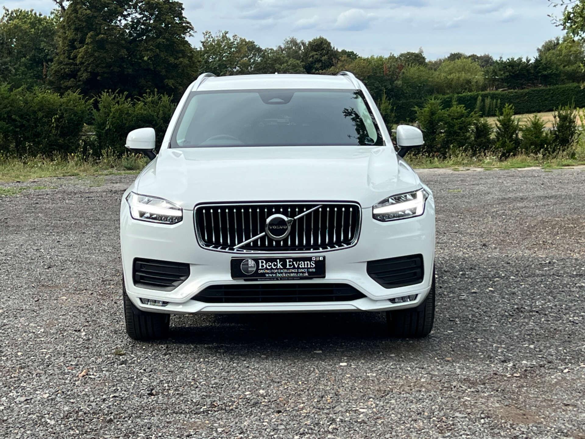 Volvo XC90 view 2
