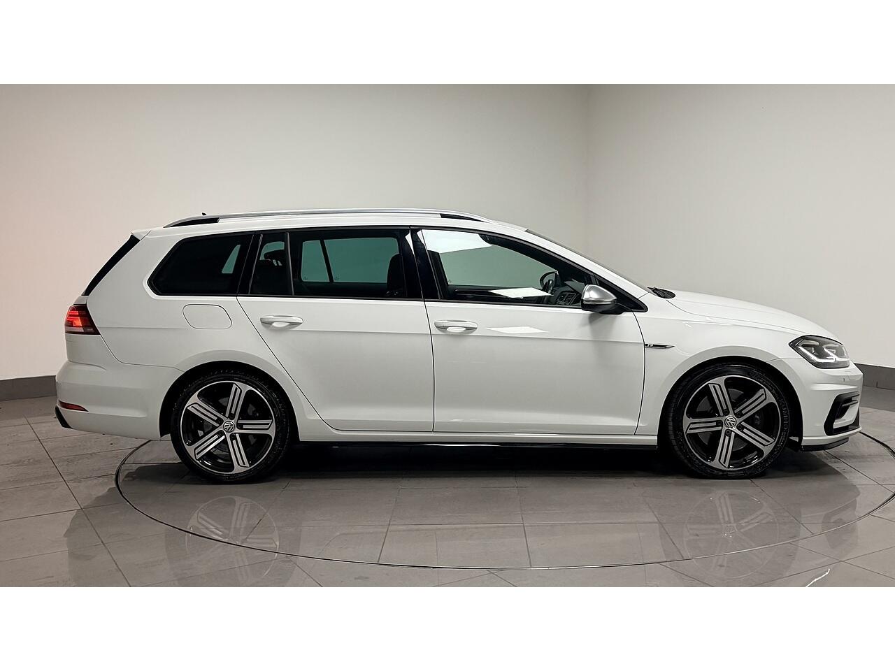 Volkswagen Golf view 8