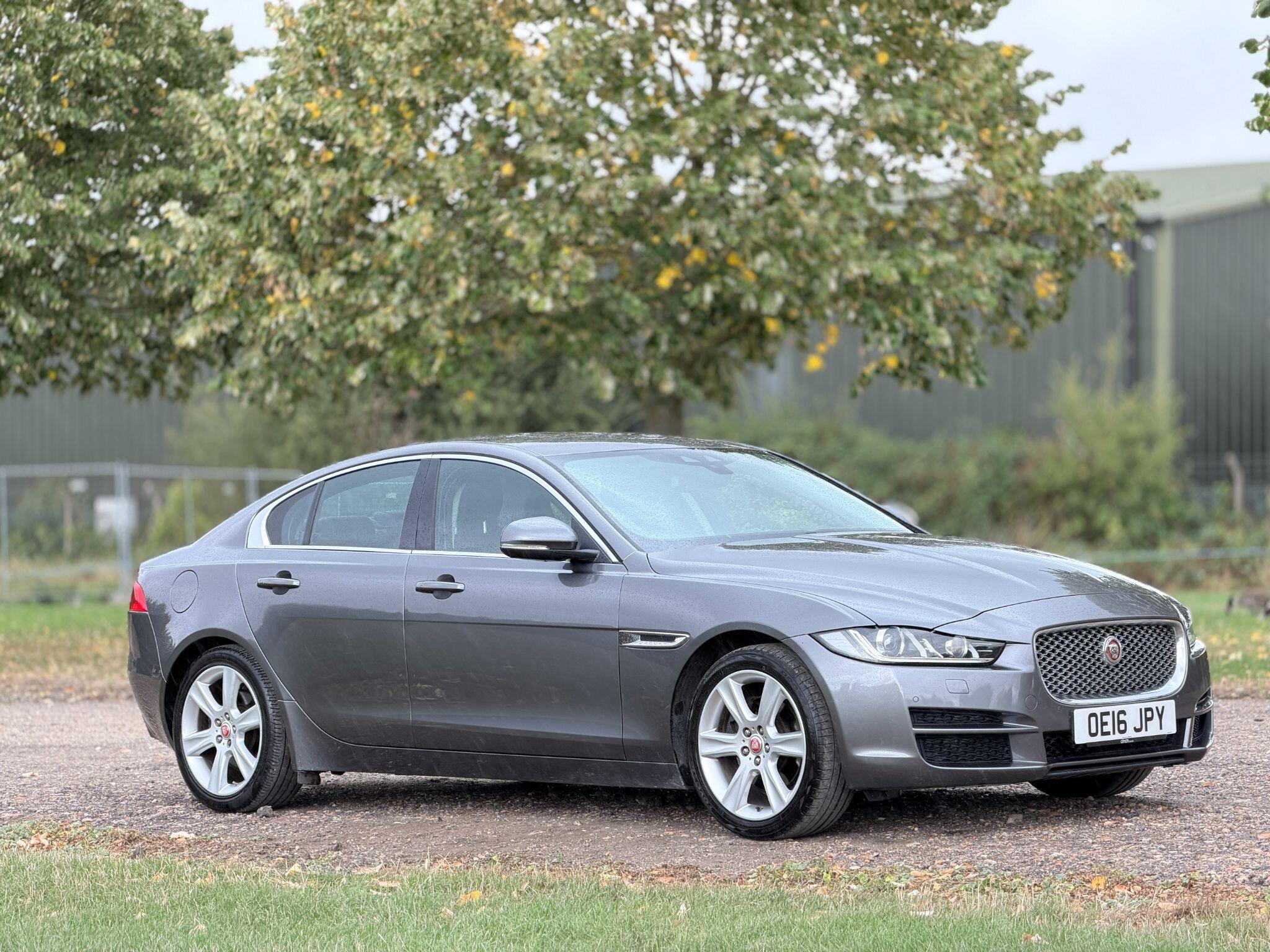 Jaguar Xe view 2