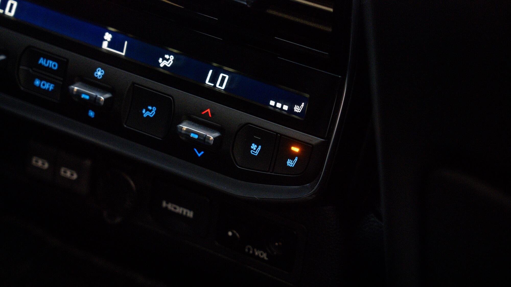 Toyota Land Cruiser view 49